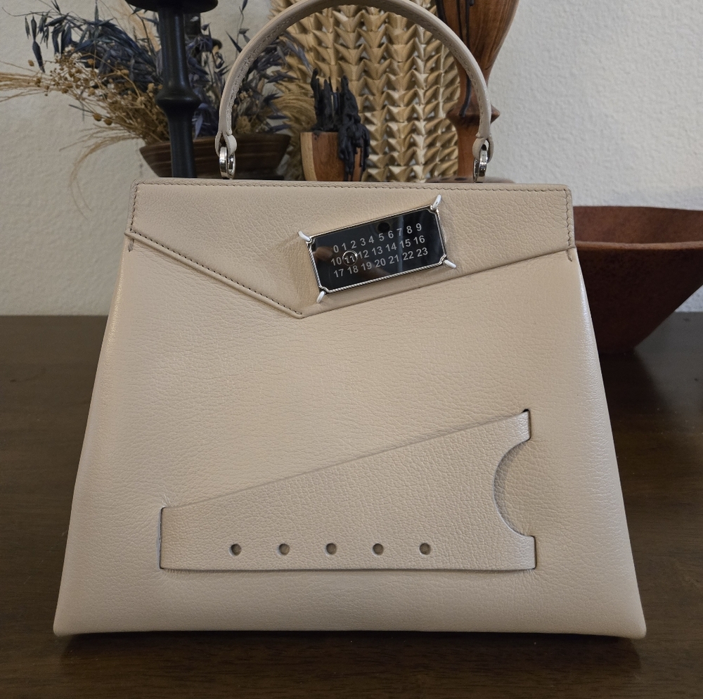 Maison Margiela Medium Snatched Bag In Cachemire